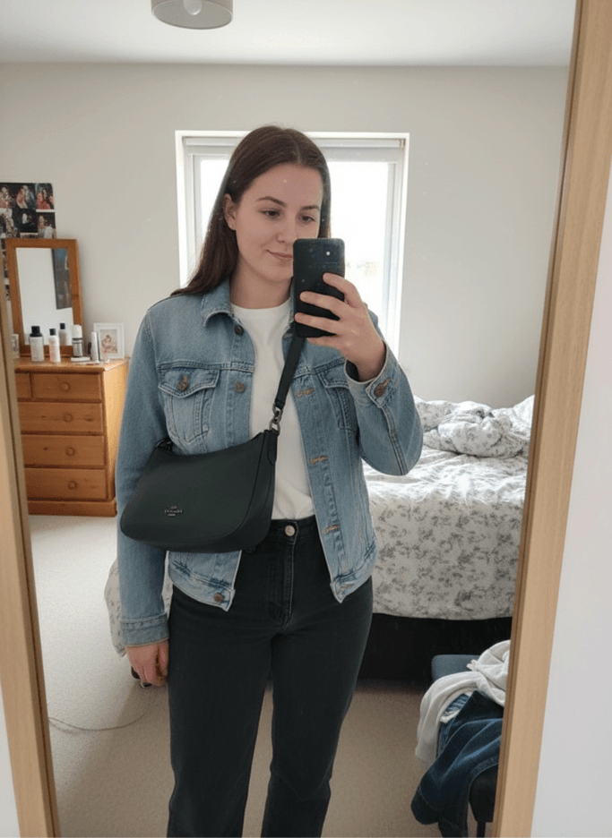 Sac - photo portée générée par IA